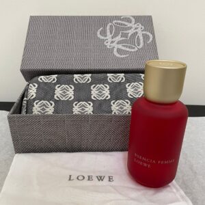 Loewe Esencia Dama Rojo